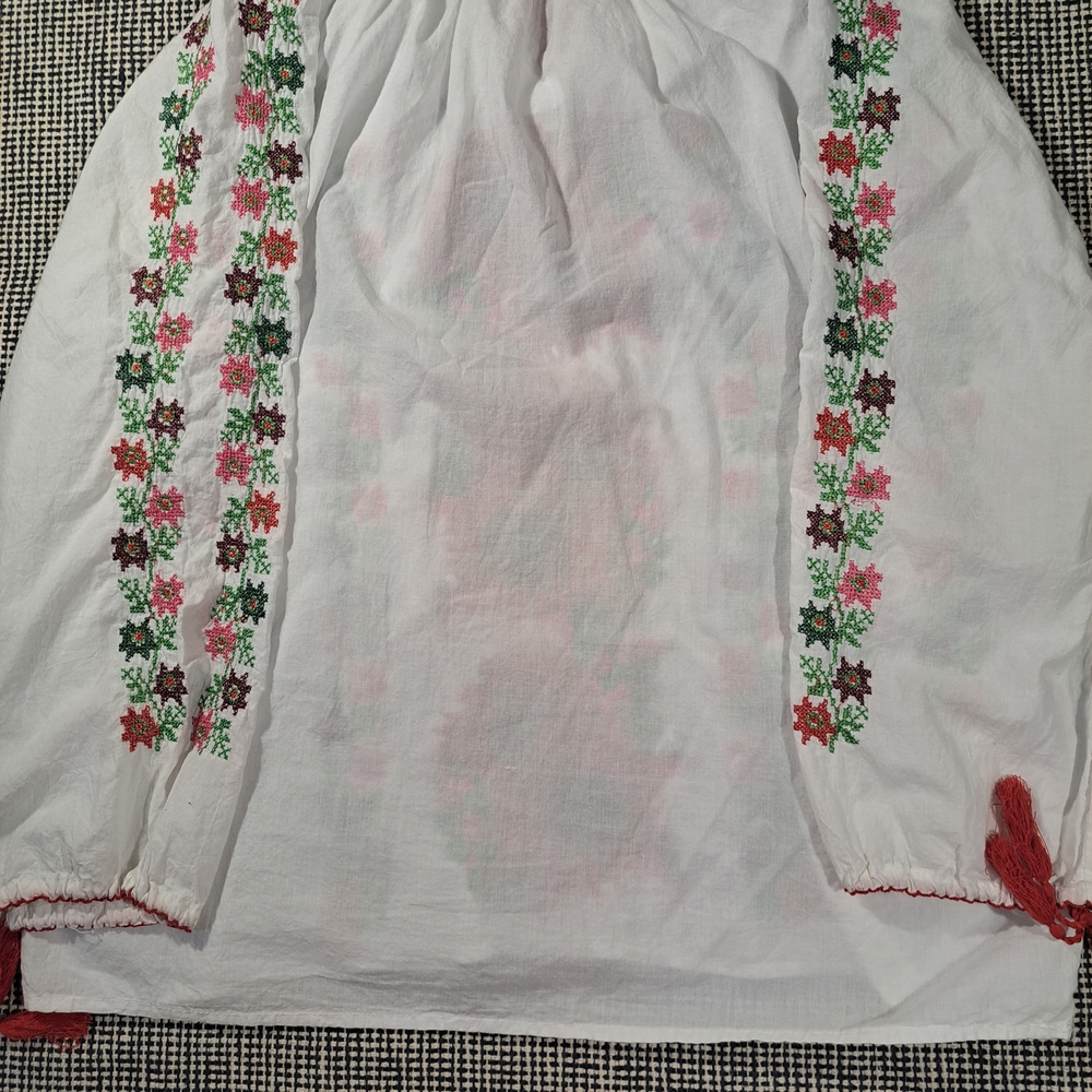 Floral Embroidered White Blouse with Red Accents - Picture 7 of 7